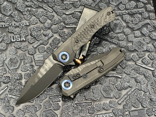 Heretic Knives Wraith Manual Flipper DLC Battleworn S/E blade, Titanium Chassis, Carbon fiber scale, and Blue TI accents H001-6A-BLUTI