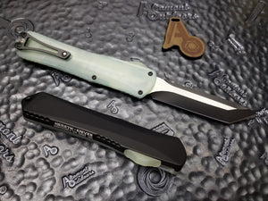 Heretic Manticore X Jade G10 Backcover Two-Tone Black TANTO Jade G10 Button H031-10A-JADE