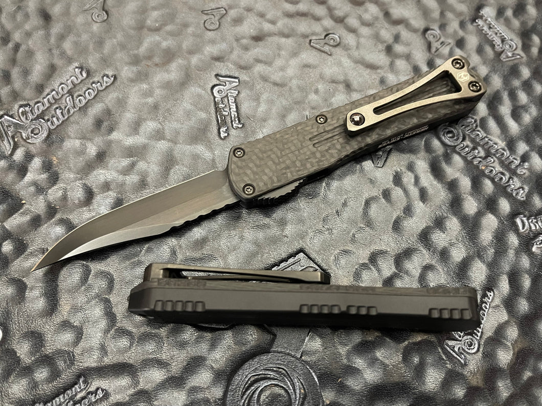 Heretic Knives Manticore S DLC Stonewash Bowie, Black Handle w/CF Backcover, DLC Hardware, DLC Button and Ti Clip H022B-6A-CF