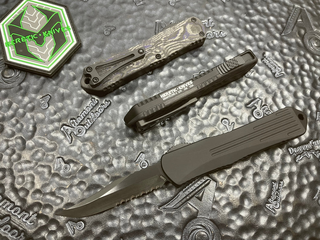 Heretic Knives Manticore E Purple Camo Carbon Fiber,  DLC BOWIE Part Serrated, Black Hardware H026B- 6B-PUCF